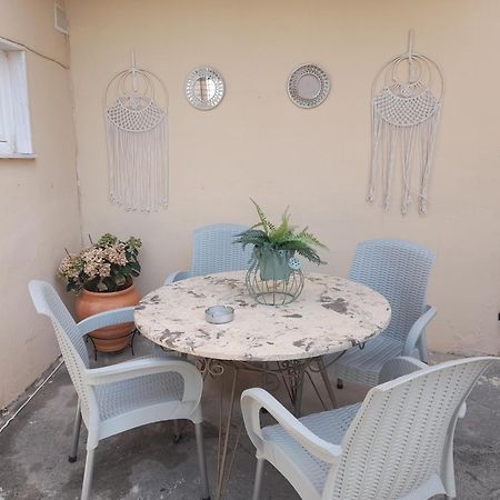 The Garden Apartments Nea Kallikrateia Pokoj fotografie